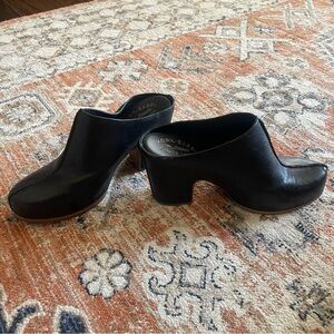 Kirk- Ease black mules